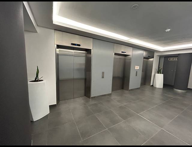 1,344M² OFFICE TO LET IN CLAREMONT
